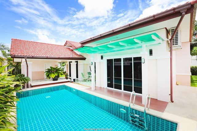 Schöne neue Poolvilla zu verkaufen, East Pattaya    -Pattaya-Realestate- - Haus -  - East Pattaya 