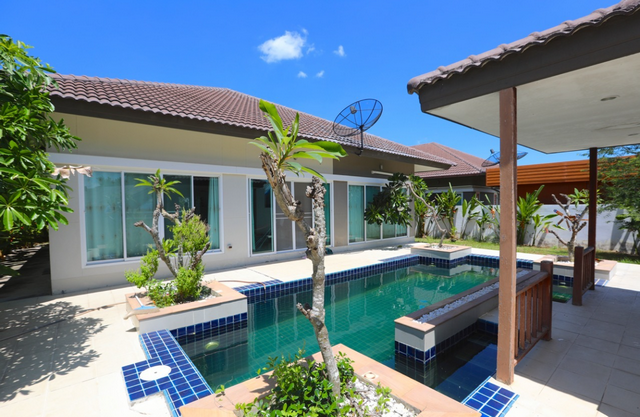 Wunderschöne Poolvilla zu verkaufen, Ost-Pattaya -Pattaya Realestate- - Haus -  - East Pattaya