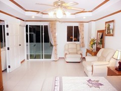 Pattaya-Realestate condo for sale 1007WAC