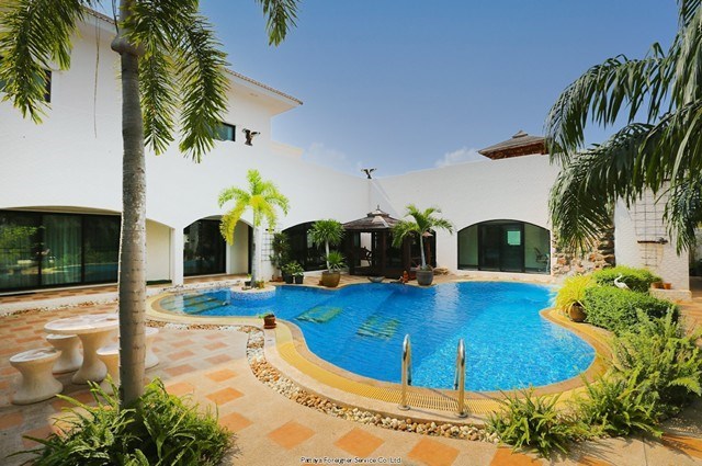 	Large Pool Villa at a great price for sale, East Pattaya    -Pattaya-Realestate- - House -  - East Pattaya