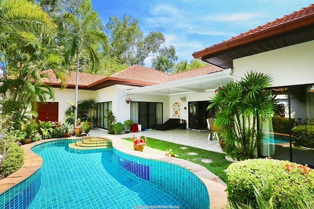 Mind-blowing Villa for sale, Pratamnak     -Pattaya-Realestate- - House -  - 	Pratamnak 