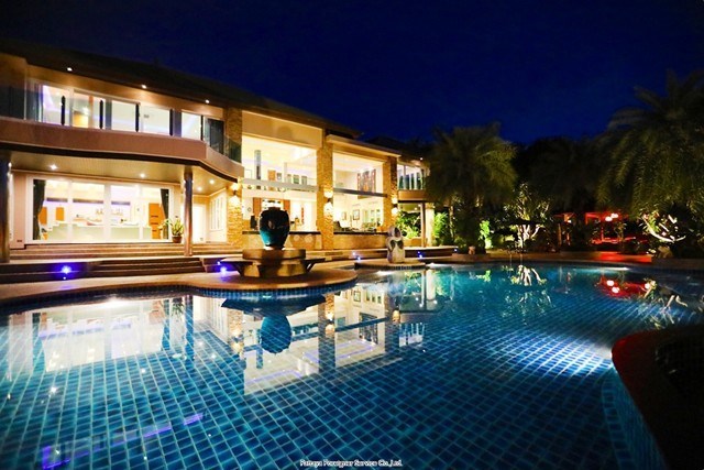 Unglaubliches Anwesen am Golfplatz zu verkaufen, East Pattaya    -Pattaya-Realestate- - Haus -  - East Pattaya