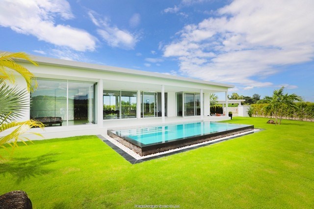 	New designer quality pool villa in the Silverlake area  for sale, Na Jomtien     -Pattaya-Realestate- - House -  - Na Jomtien 